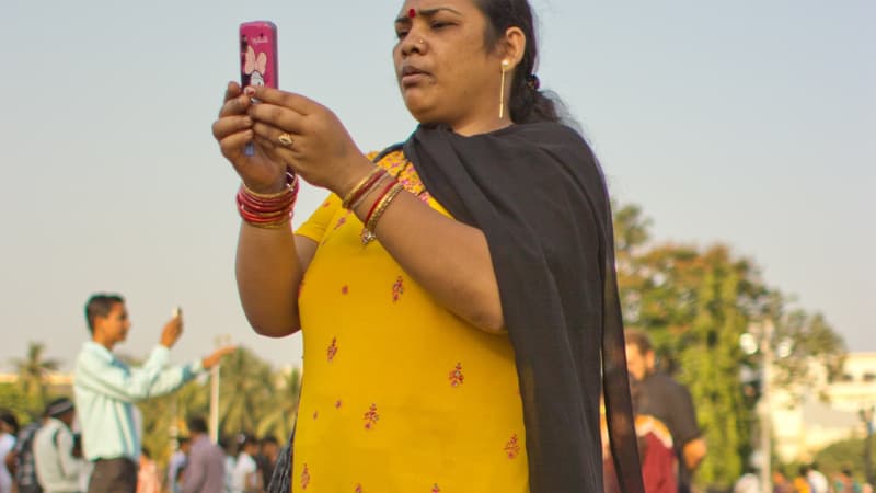 En Inde, les utilisateurs de smartphone ont coutume de s'envoyer chaque matin des salutations en image.