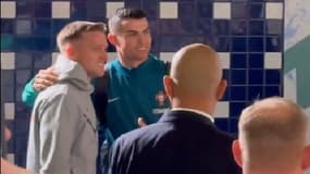 Piotr Zieliński avec Cristiano Ronaldo
