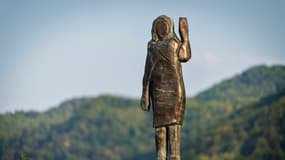 La nouvelle statue de Melania Trump a été dévoilée mardi, près de Sevnica en Slovénie, où la première dame avait passé son enfance.