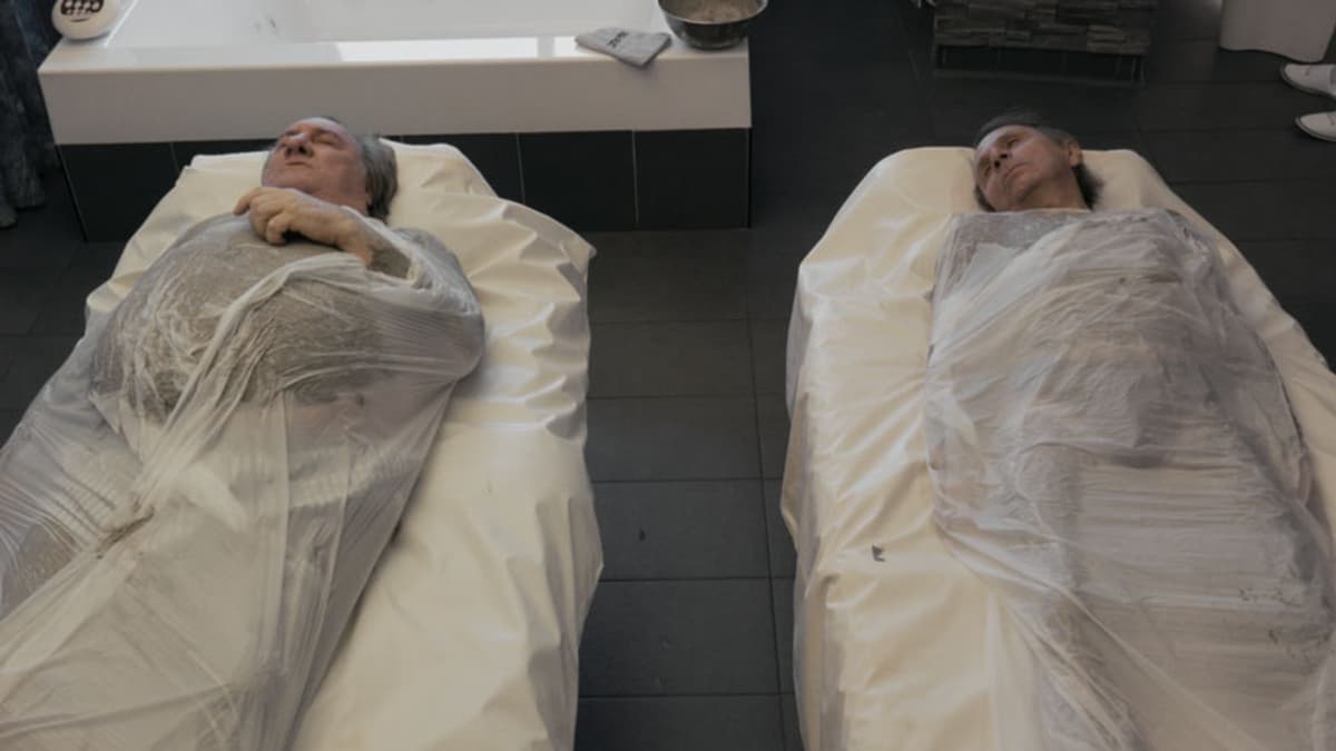Houellebecq et Depardieu dans Thalasso
