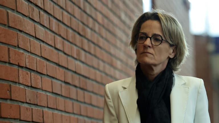 L'ex-maire de Canteleu, Mélanie Boulanger, arrivant au tribunal de Bobigny le 27 mai 2024.