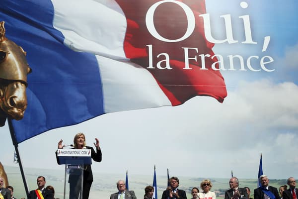 En 2012, le slogan "Oui, la France" s'affichait en grand lors du rassemblement du FN le 1er mai.