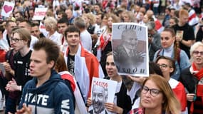 Des manifestants dans les rues de Minsk ce dimanche 23 août.