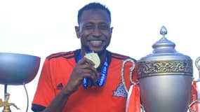 Abubakar Lawal, l'attaquant nigérian du Vipers Sports Club, est mort en tombant du troisième étage d'un centre commercial le 24 février 2025 en Ouganda