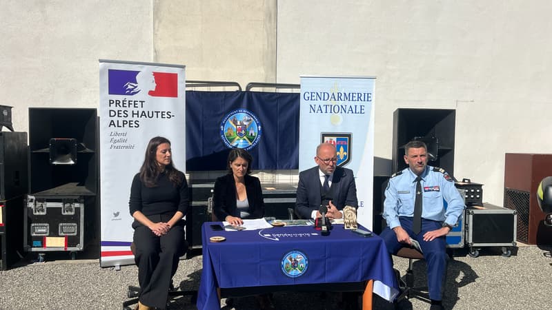 Le préfet des Hautes-Alpes, Philippe Bailbé, et la procureure de Gap, Marion Lozac'hmeur, ont tenu une conférence de presse ce lundi