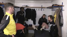 Les joueurs de l'US Pays de Cassel dans leur vestiaire