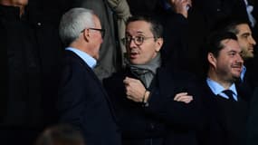 Franck McCourt en pleine discussion avec Jacques-Henri Eyraud