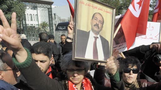 La veuve de l'opposant Chokri Belaïd, Besma Khalfaoui, lundi 11 février, à Tunis