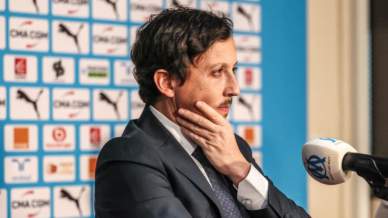 Le président l'OM, Pablo Longoria, en conférence de presse en janvier 2024