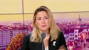 Droits des femmes: "Ça demande d'être vigilant", assure Julie Gayet