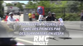 PSG : Buffon accueilli au Parc des Princes par des supporters en Vespa