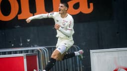 Matias Fernandez Pardo buteur pour Lille au Moustoir, 30 août 2025
