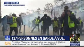 Gilets jaunes à Paris: les forces de l'ordre ont utilisé pour la première fois de la matinée des gaz lacrymogènes