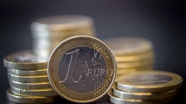 L'euro a également connu un plus bas en six face à la livre sterling