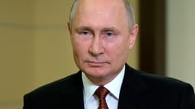Le président russe Vladimir Poutine s'adresse à ses compatriotes avant des élections législatives depuis sa résidence de Novo-Ogariovo près de Moscou, le 15 septembre 2021