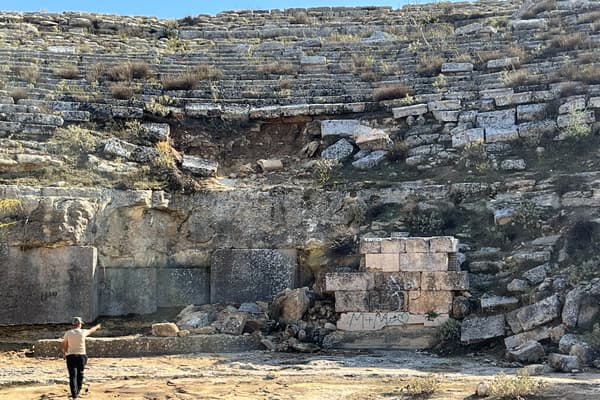 Photo de  la zone du théâtre antique sur le site de l'ancienne cité grecque de Cyrèn, dans l'est de la Libye, publiée sur le compte de l'analyste Claudia Gazzini de l'International Crisis Group sur la plateforme X (anciennement Twitter) le 17 septembre 2023.