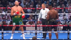 Tyson Fury et Francis Ngannou lors de leur combat en Arabie saoudite, 28 octobre 2023