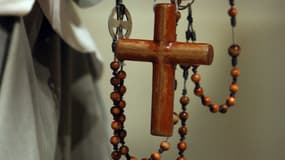 Une croix tenue par un croyant le 19 avril 2008 à New York. (image d'illustration)