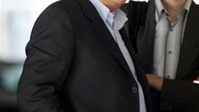 Interrogé dans Le Parisien, l'ex-homme d'affaires et ancien ministre Bernard Tapie a annoncé sa décision de réintégrer le Parti radical de gauche (PRG) comme militant de base. /Photo d'archives/REUTERS/Charles Platiau