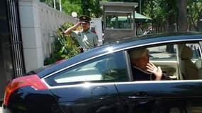 Christine Lagarde à la sortie de l'ambassade de France à Pékin. Après le Brésil et l'Inde, Christine Lagarde est actuellement en Chine dans le cadre d'une tournée mondiale visant à rallier les pays émergents à sa candidature et cette campagne est financée