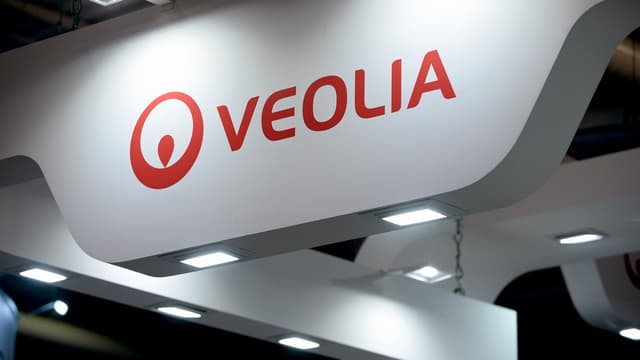 Deux hauts cadres de la branche Eau de Veolia France sont incriminés après être devenus actionnaires d’une société luxembourgeoise, à qui le groupe français avait confié un énorme contrat.