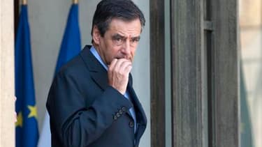 Il y a la "science-fiction", qu'il repousse, et le vérisme, qu'il cultive : trois ans après sa nomination à Matignon, le 17 mai 2007, le sort de François Fillon se dessine dans cet entre-deux. Entre la "science-fiction" - ce sont ses termes - d'une candid