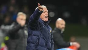 Didier Deschamps donne de la voix lors du match de la France en Islande, le 13 octobre 2025