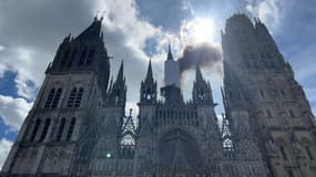 Un incendie survenu à la cathédrale de Rouen (Seine-Maritime), le 11 juillet 2024.