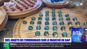 Des jouets embrunais artisanaux sur le marché de Gap