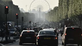 77% des habitants de l’agglomération parisienne utilisent leur voiture chaque semaine, 50% tous les jours. 