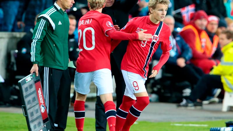 A 15 ans et 300 jours, le Norvégien Martin Ødegaard est devenu le plus jeune joueur à prendre part à un match qualificatif pour un Euro