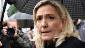 Visite de Marine Le Pen dans un commissariat de Villeneuve-la-Garenne, le 12 juin 2020