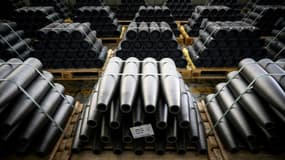 Des fûts d'obus de 155 mm usinés aux Forges de Tarbes, le 4 avril 2023 dans les Hautes-Pyrénées