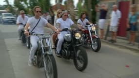 Saint-Barthélemy: le cortège funéraire de Johnny accompagné de bikers se rend au cimetière