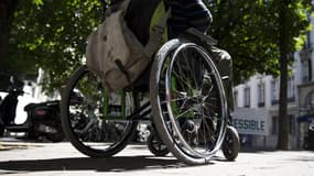Une personne handicapée dans un fauteuil roulant (photo d'illustration)