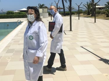 Inspection d'un hôtel tunisien qui accueille des voyageurs en quarantaine, le 22 mai 2020