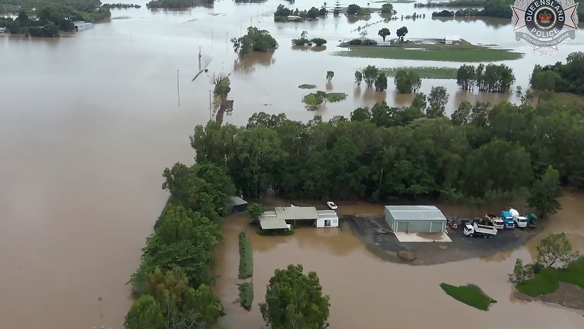 Tempête En Australie: Un Mort Et 120.000 Foyers Privés D'électricité Le ...