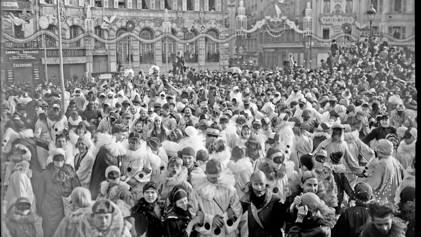 La foule rassemblée lors du Carnaval de Nice, en février 1924.