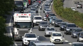 Des bouchons sur l'A6 près de Palaiseau, dans la banlieue de Paris, en juillet 2015