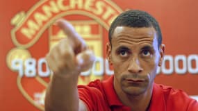 Rio Ferdinand lors d'une conférence de presse de Manchester United, en juin 2011.