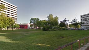 Vue depuis la rue Edgar Varèse, dans le quartier du Mirail à Toulouse