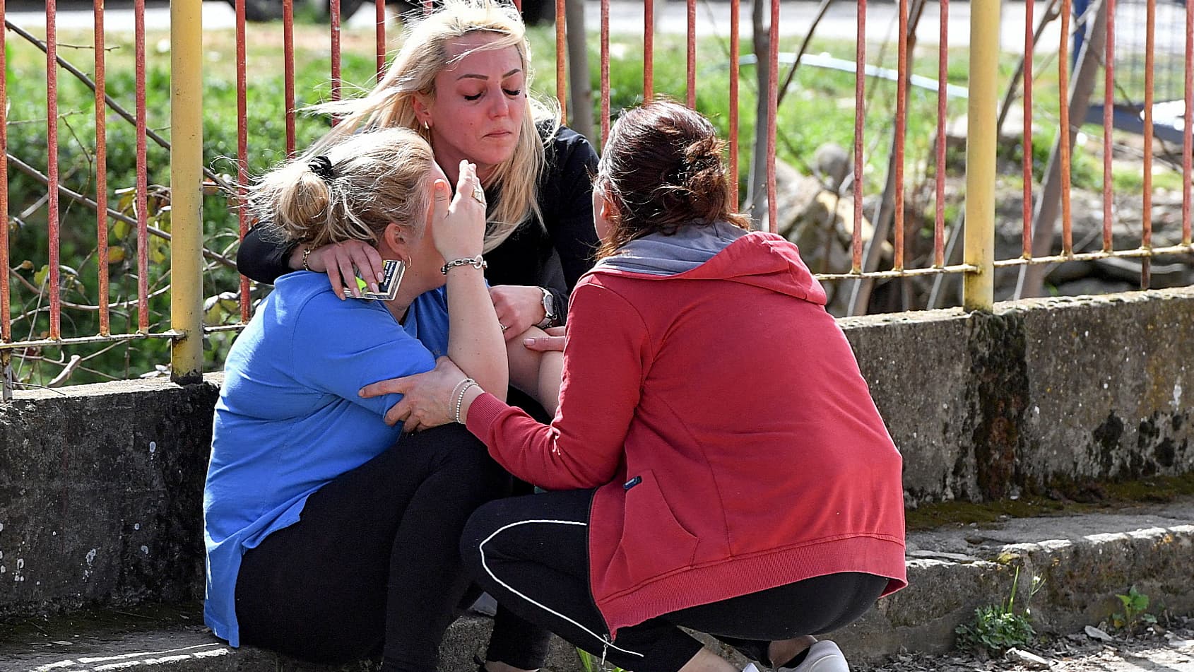 The relatives of the victims of the fire of a crowded nightclub in northern Macedonia are waiting for news from their relatives at the Kocani General Hospital on March 16, 2025. The relatives of the victims of the fire of a crowded nightclub in northern Macedonia are waiting for news from their relatives at the Kocani General Hospital on March 16, 2025.