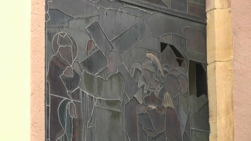 Le vitrail endommagé de l'église de Reichstett