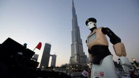 Un officier robot de la police de Dubaï, lors d'une cérémonie dans la capitale des Émirats arabes unis, le 31 mai 2017