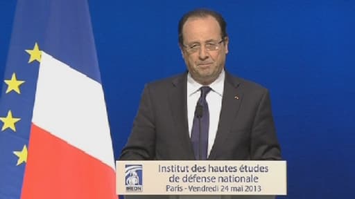 Le chef de l'Etat François Hollande annonce la création d'une nouvelle branche de réservistes dédiés à la cyberdéfense, le 24 mai 2013