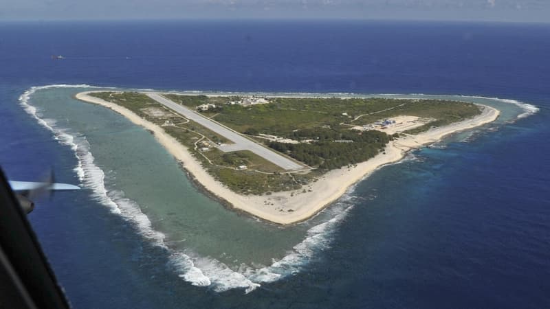 Un petit triangle de terre dans le Pacifique interdit aux touristes et situé à 1.850 km de Tokyo: le Japon envisage d'y enterrer ses nouveaux déchets nucléaires