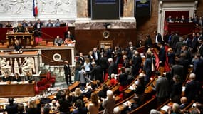 Des membres de la coalition NUPES quitte l'Assemblée nationale le 19 octobre 2022