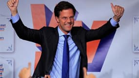 Mark Rutte, Premier ministre néerlandais sortant et chef de file du Parti libéral (VVD), a revendiqué jeudi matin la victoire aux élections législatives anticipées de la veille aux Pays-Bas. /Photo prise le 12 septembre 2012/REUTERS/Yves Herman
