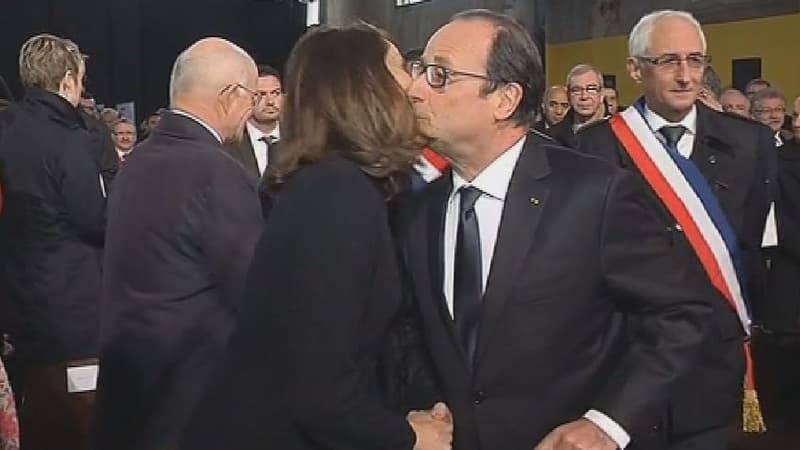 Bise ou poignée de main? Aurélie Filippetti et François Hollande ont fait les deux.
