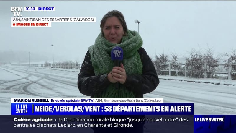 Normandie: la neige continue de tomber sur l'autoroute A84, dans le Calvados